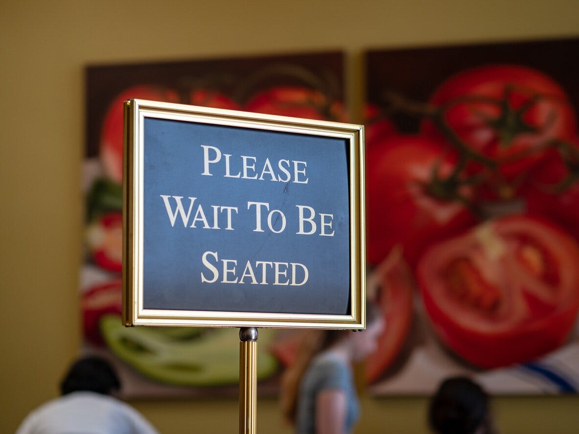 Improving Your Restaurant Waitlist Management with a Virtual Waitlist